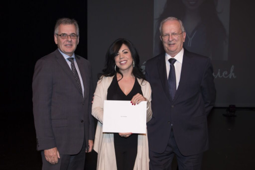 Elizabeth Suich reçoit la bourse CFL - Gala 2013LR